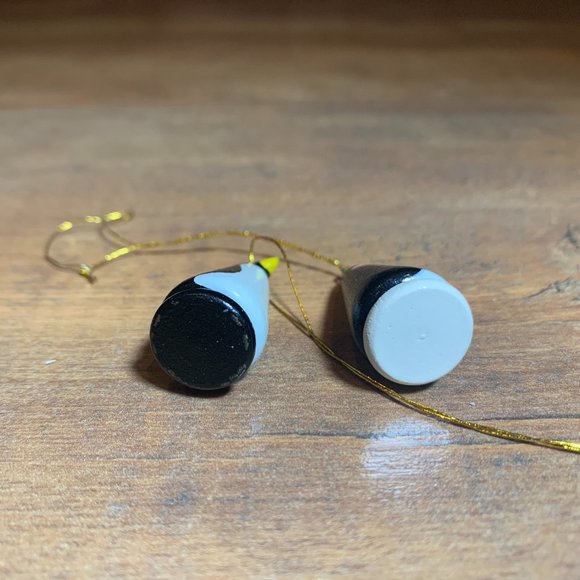 425. Avon Noah's Ark Wooden Penguin Ornaments - Picture 6 of 8